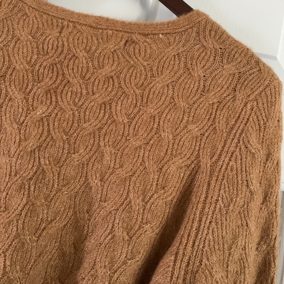 Trendy pull-over with belt- NEW! - Picture 6 of 9